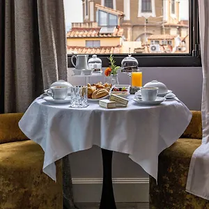 https://cerretani-firenze.it-tuscanyhotel.com