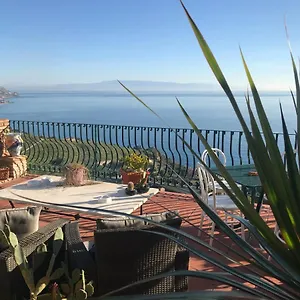 Bed & Breakfast La Terrazza Sul Mare, Taormina